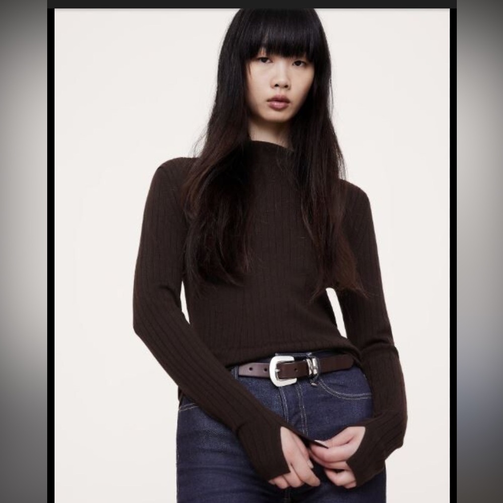 RIBBED MERINO MOCK-NECK SWEATER